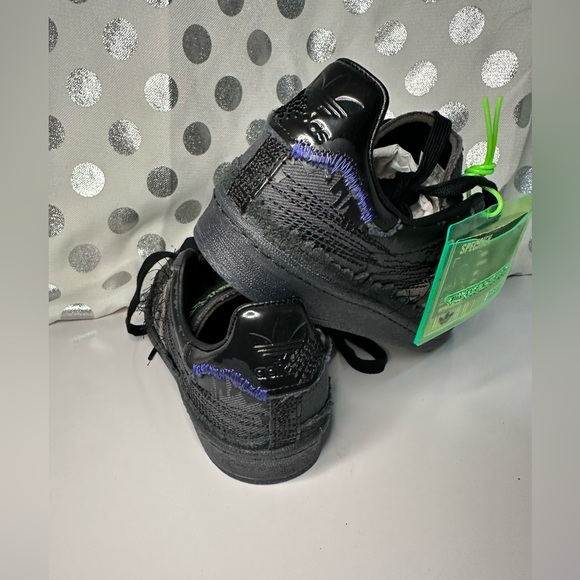 Adidas - Picture 12 of 12